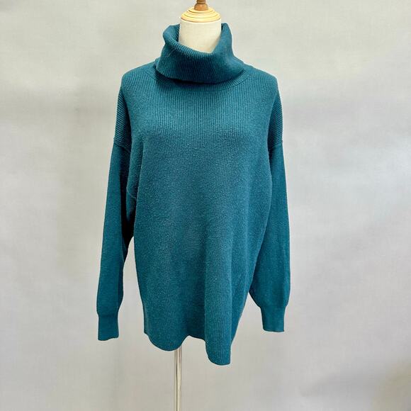 Free People Softly Structured Turtleneck Sweater Tunic in Turquoise size small - Picture 3 of 16